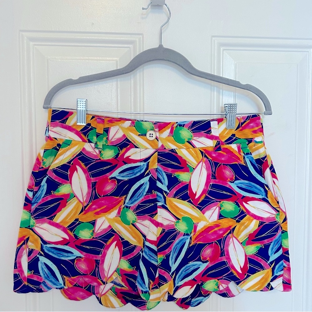 Crown & Ivy SHORTS - Vibrant Print
